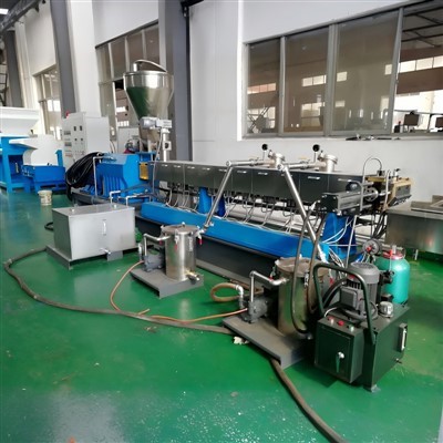 সমান্তৰাল CO-ঘূৰোৱা টুইন স্ক্ৰু এক্সট্ৰুডাৰ